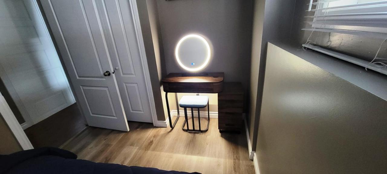 Blue Wave 2 Bedroom Suite Saskatoon Ngoại thất bức ảnh