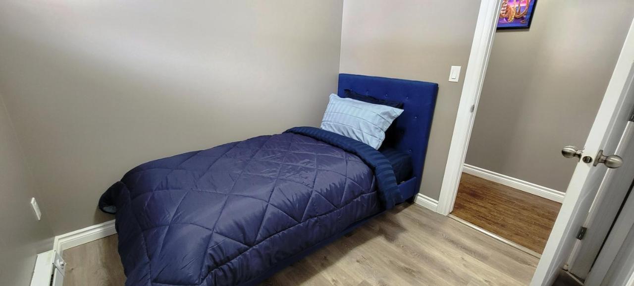 Blue Wave 2 Bedroom Suite Saskatoon Ngoại thất bức ảnh