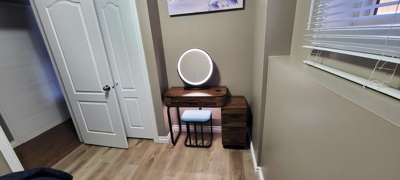 Blue Wave 2 Bedroom Suite Saskatoon Ngoại thất bức ảnh