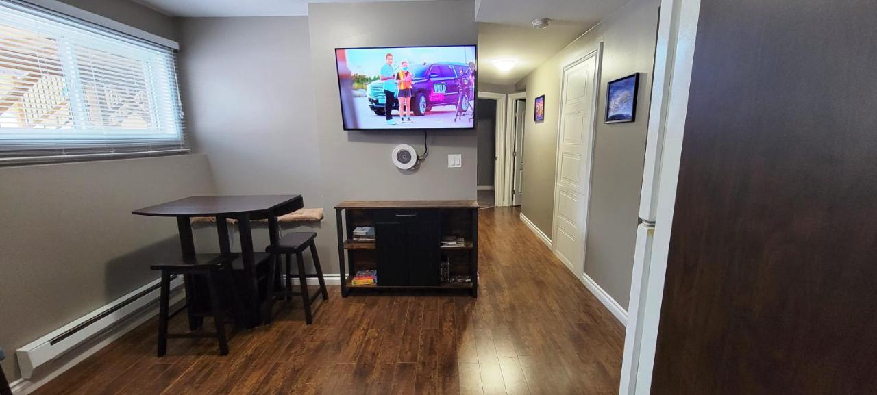 Blue Wave 2 Bedroom Suite Saskatoon Ngoại thất bức ảnh