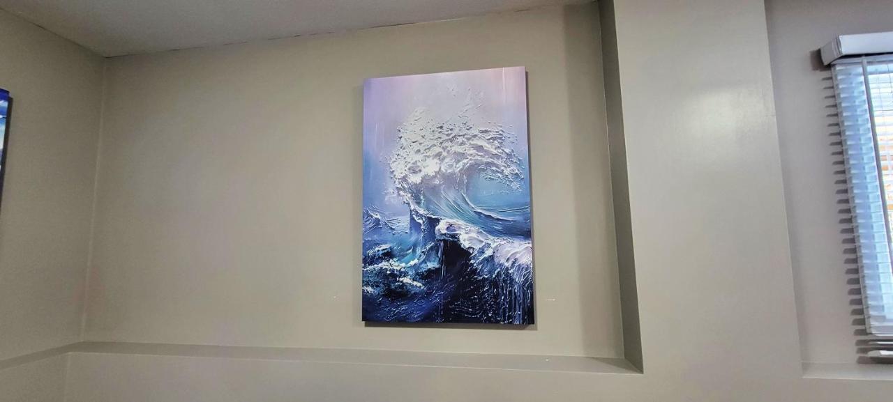 Blue Wave 2 Bedroom Suite Saskatoon Ngoại thất bức ảnh